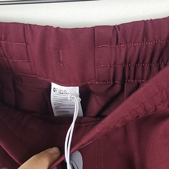 NWT FIGS High-waisted UMAN Relaxed Jogger Burgandy Sz M - Picture 6 of 8